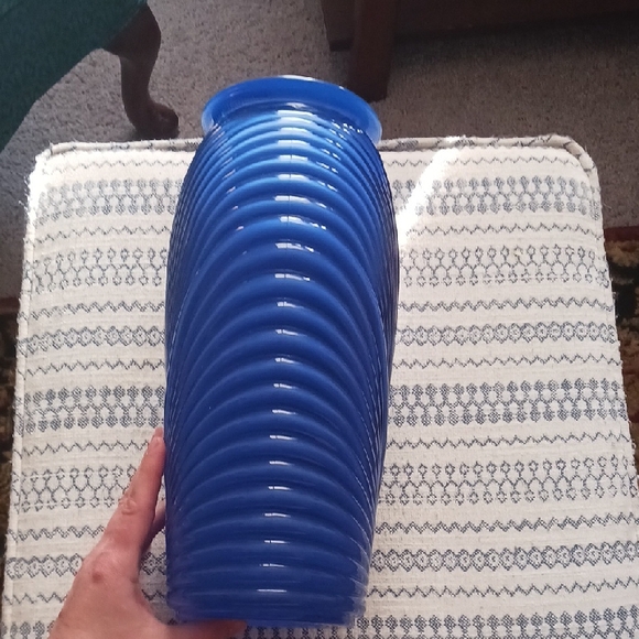 Anchor Hocking Cobalt Blue Ribbed Vase - Picture 3 of 7